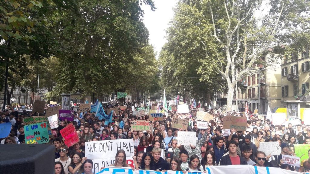 Protesta mundial exigiendo medidas contra desastre climático